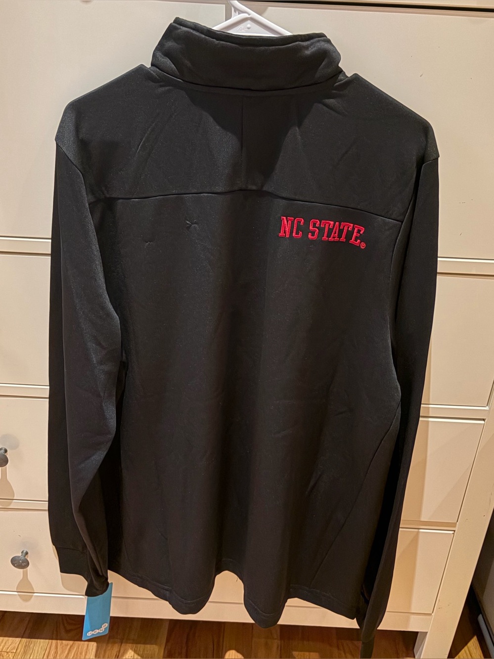North Carolina State Gen2
Colosseum
Men's quarter Zip
Jacket NWT Black